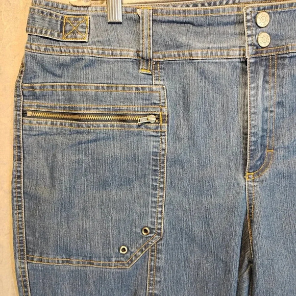 B.U.M. Women's Plus Stretch Denim Capri's in Size Plus 20 - Picture 4 of 13